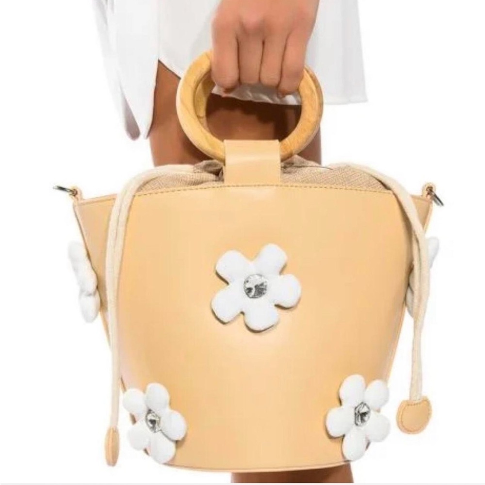 AKIRA- REGAL FLORAL DETAIL BUCKET BAG IN TAN